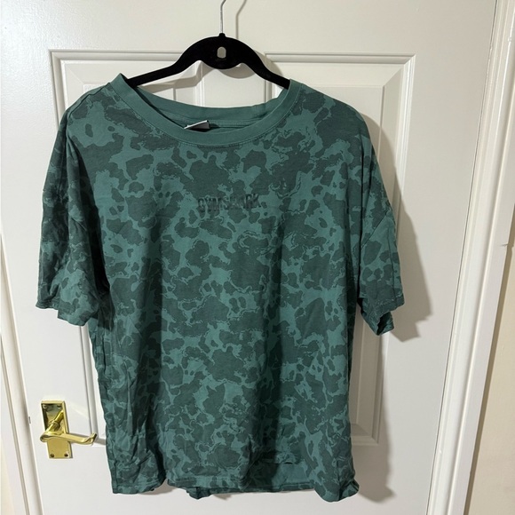 2/$20 Gymshark Teal CAMO GRAPHIC OVERSIZED T-SHIRT xxl - Picture 4 of 9